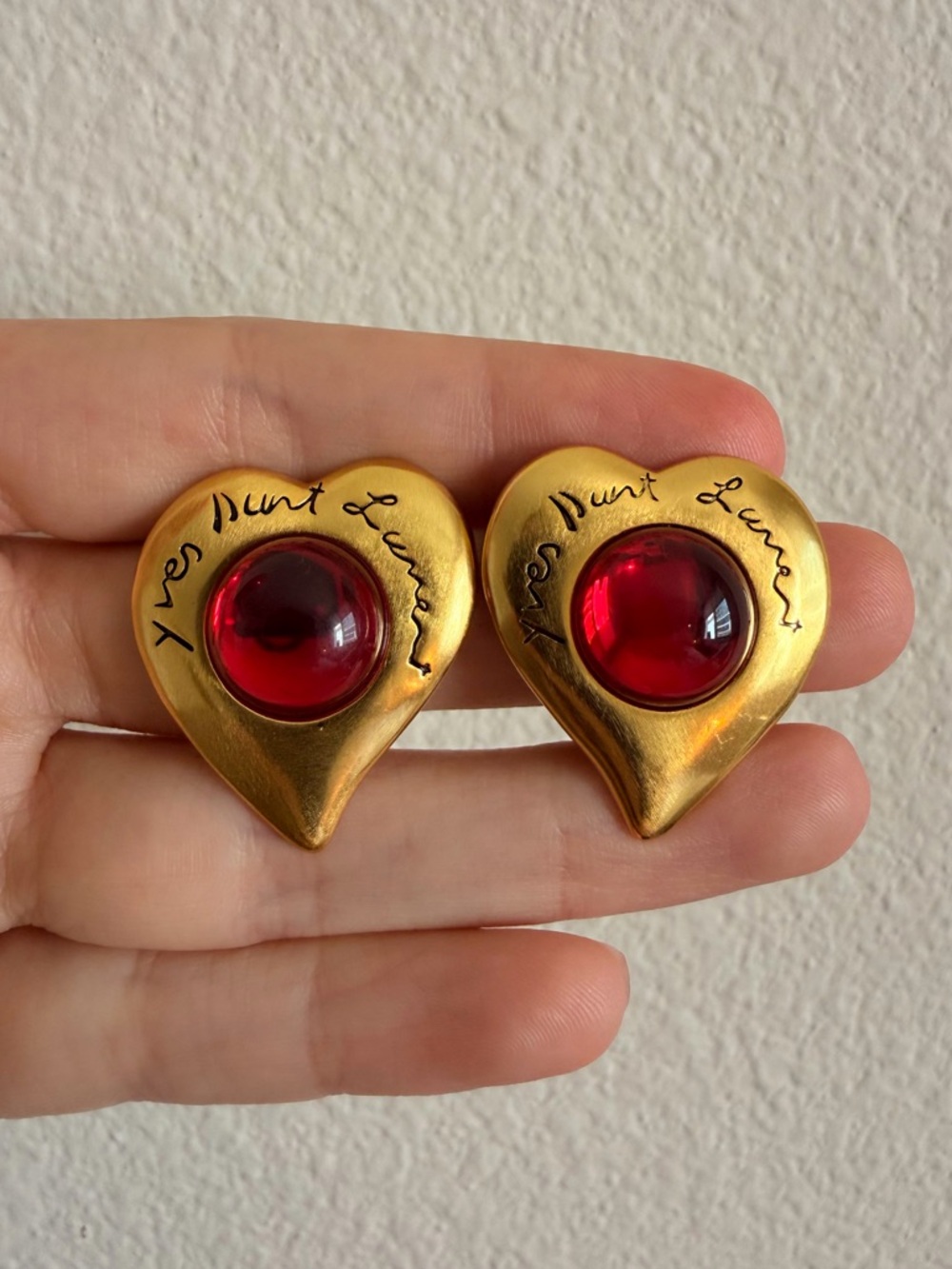 ❤️Vintage YSL Heart Clip-On Earrings Gold Tone Red Cabochon ✨ - Picture 8 of 12